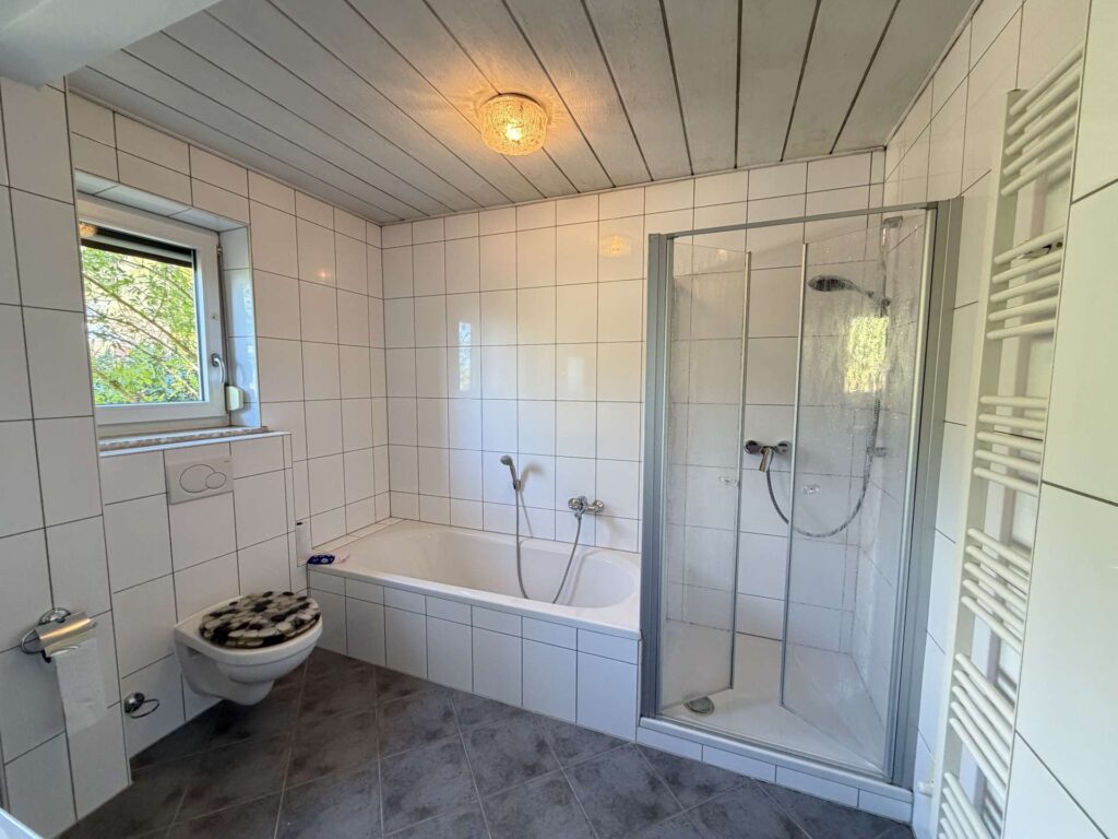 Badezimmer EG