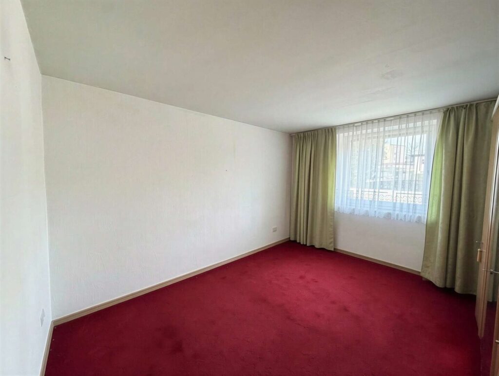Schlafzimmer endmöbliert - (KI generiert)